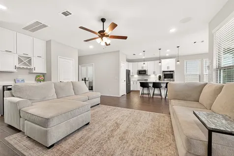5134 Aedan Oak Street Houston TX 77018