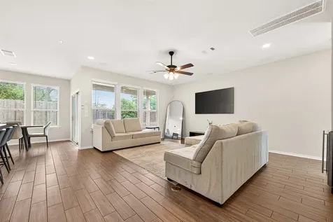 5134 Aedan Oak Street Houston TX 77018