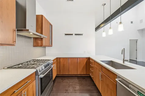 5905 Kiam Street B Houston TX 77007