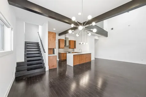 5905 Kiam Street B Houston TX 77007