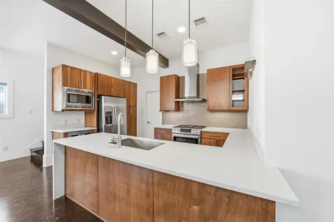 5905 Kiam Street B Houston TX 77007