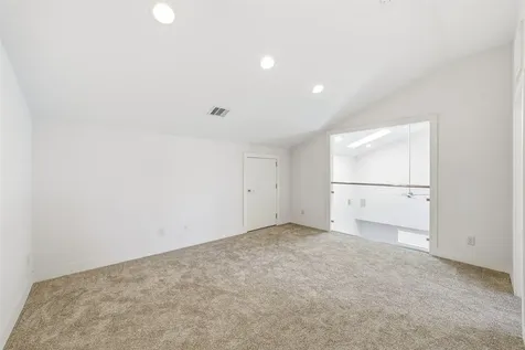 5905 Kiam Street B Houston TX 77007