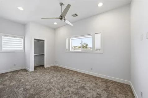 5905 Kiam Street B Houston TX 77007