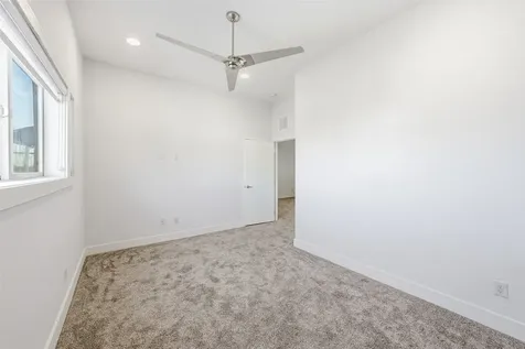 5905 Kiam Street B Houston TX 77007