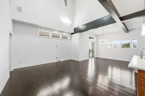 5905 Kiam Street B Houston TX 77007