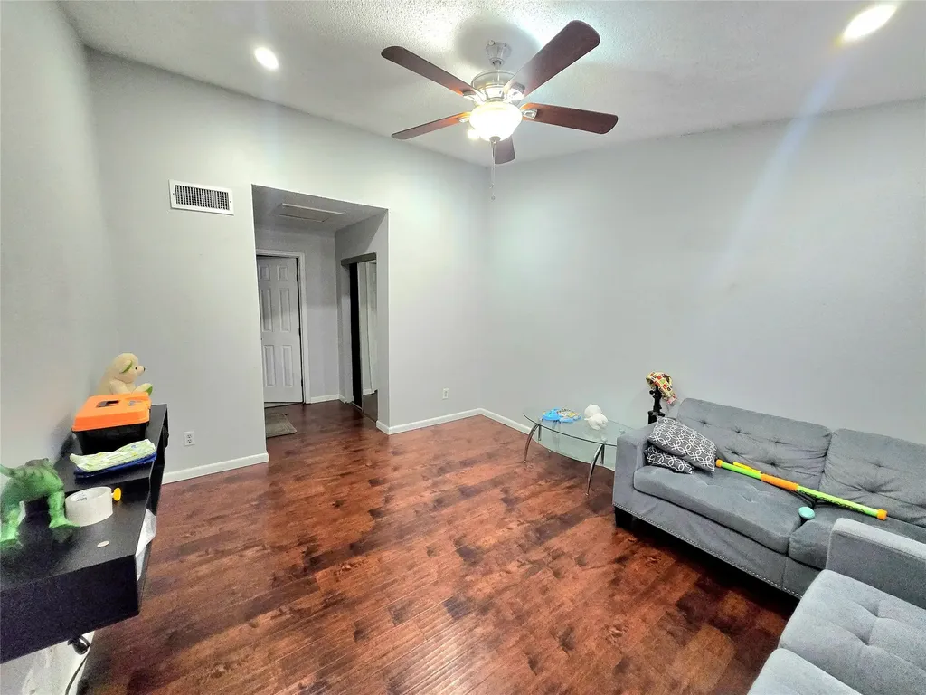 10555 Turtlewood Court 2105 Houston TX 77072