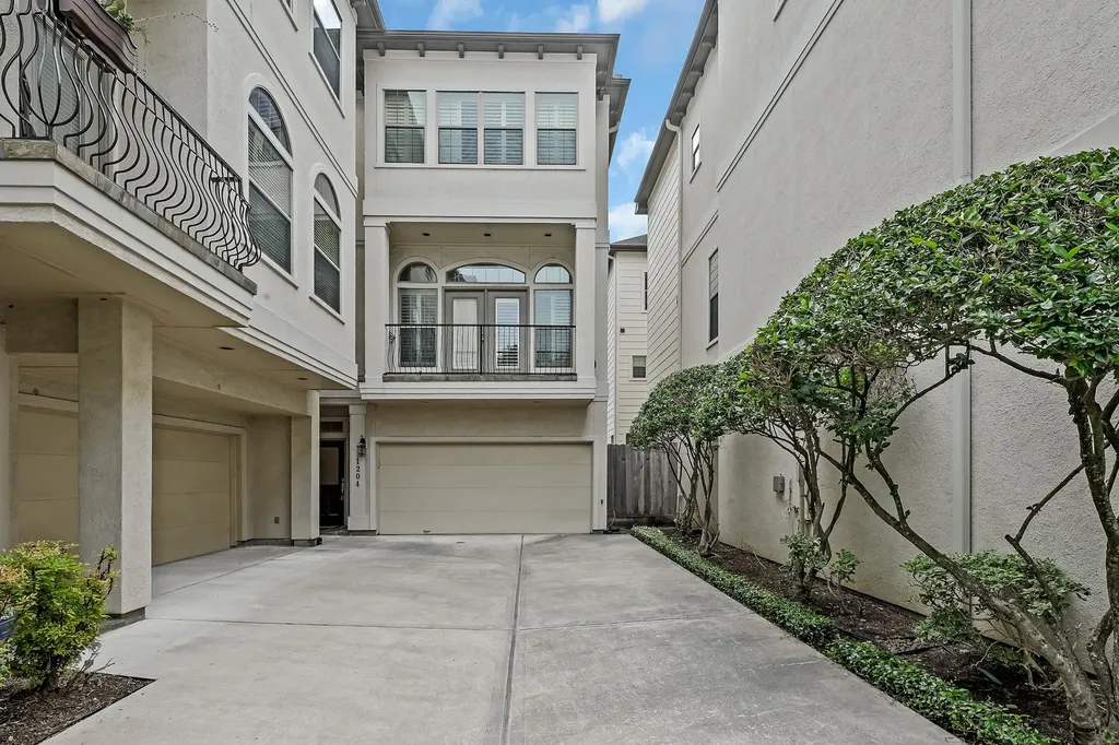 1204 Cohn Street Houston TX 77007