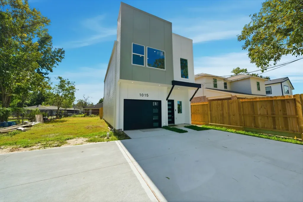 1013 Ellington Street Houston TX 77088