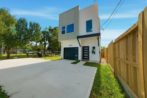 1013 Ellington Street Houston TX 77088
