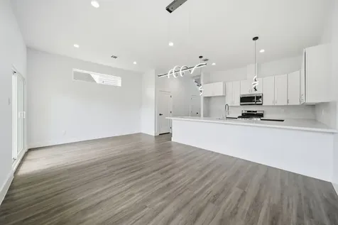 1013 Ellington Street Houston TX 77088