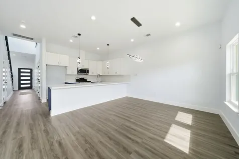 1013 Ellington Street Houston TX 77088