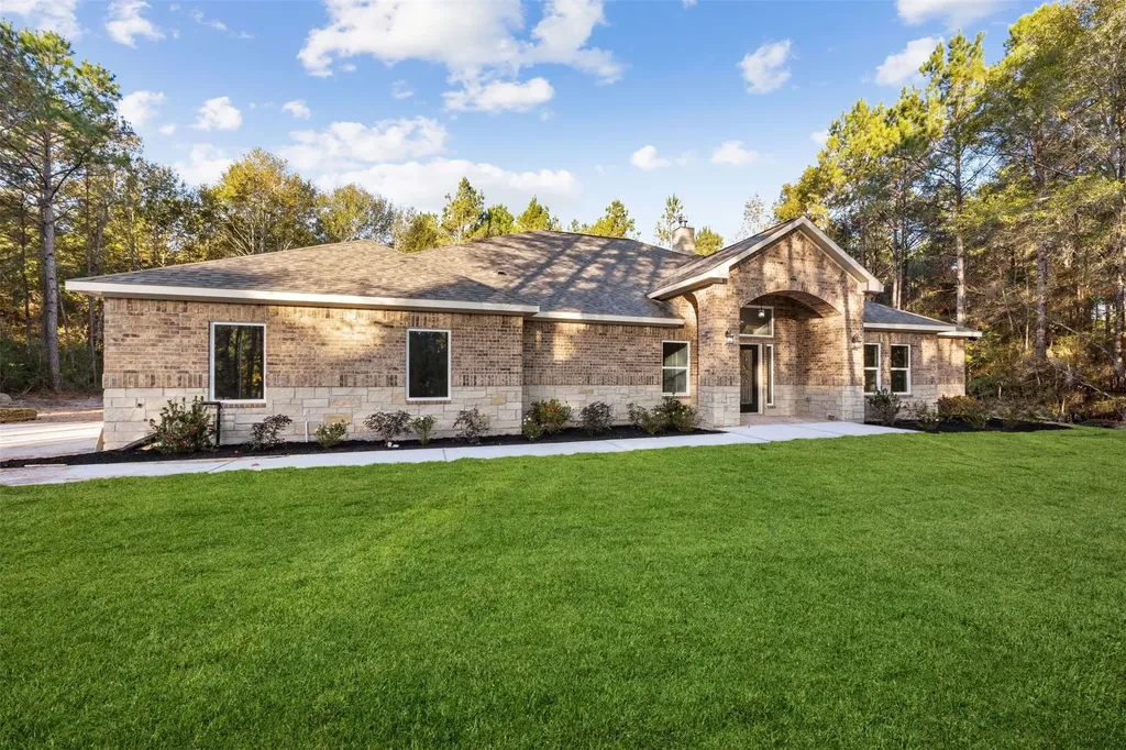 129 Fluorite Court Huntsville TX 77340