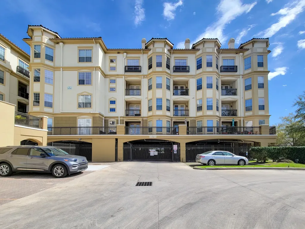 7575 Kirby Drive 2420 Houston TX 77030