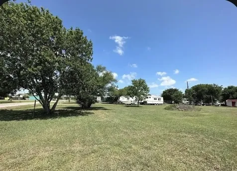 1105 W Cleveland Avenue Seadrift TX 77983