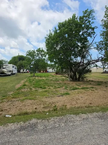 1105 W Cleveland Avenue Seadrift TX 77983