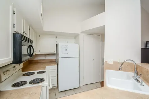 2121 El Paseo Street 2002 Houston TX 77054