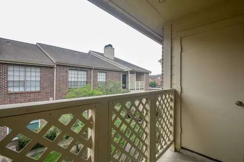 2121 El Paseo Street 2002 Houston TX 77054