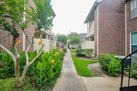 2121 El Paseo Street 2002 Houston TX 77054