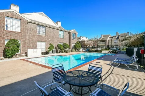 2121 El Paseo Street 2002 Houston TX 77054