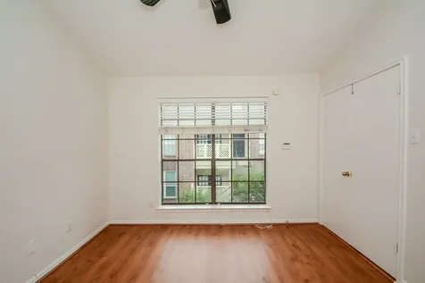 2121 El Paseo Street 2002 Houston TX 77054