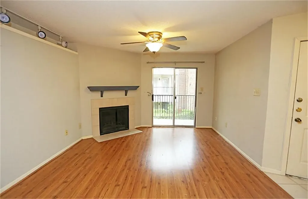 2121 Hepburn Street 613 Houston TX 77054