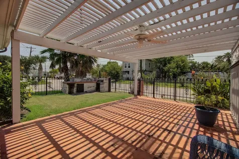 2128 59th Street Galveston TX 77551