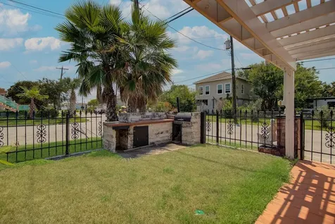 2128 59th Street Galveston TX 77551