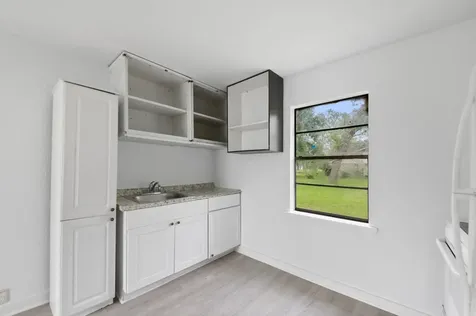 806 East Emily Avenue 6 Wharton TX 77488
