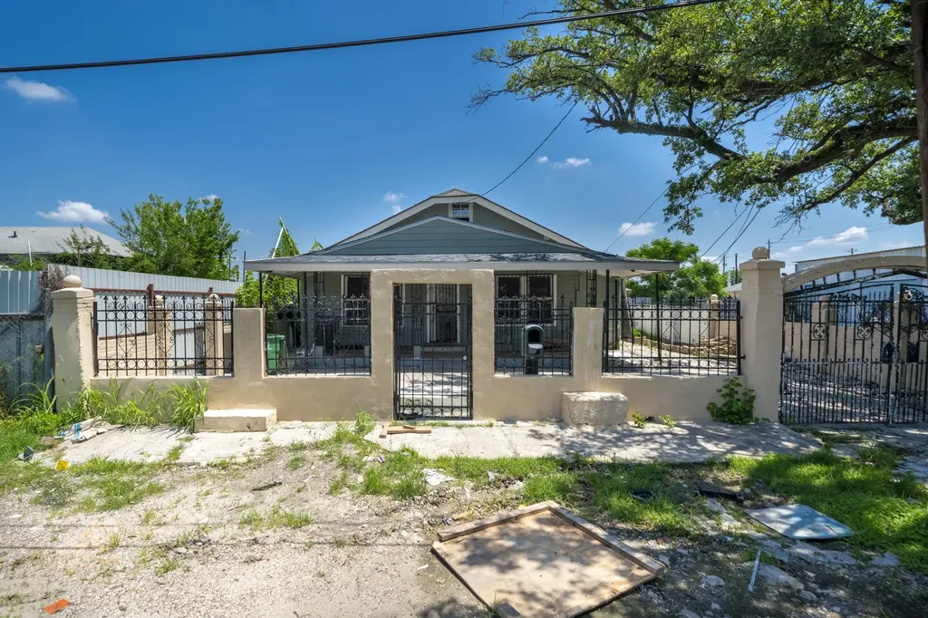 6507 Texas Street Houston TX 77011