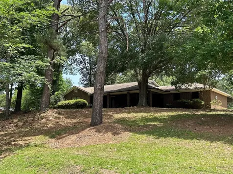 175 Checkmate Livingston TX 77351