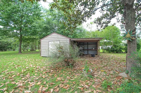 175 Checkmate Livingston TX 77351