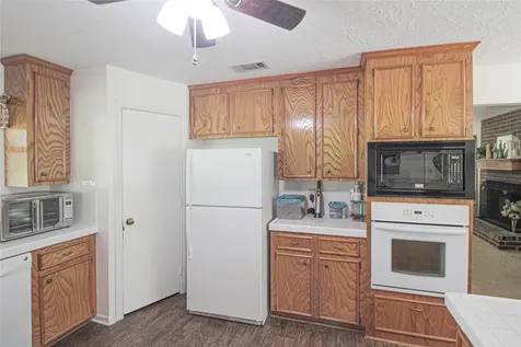 175 Checkmate Livingston TX 77351