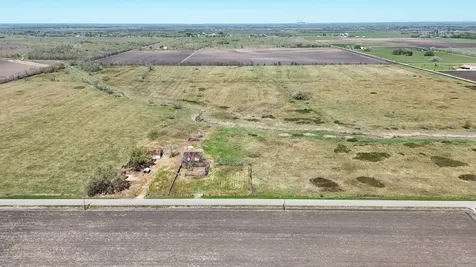 4439 Schultz Road Damon TX 77430