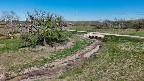 4439 Schultz Road Damon TX 77430