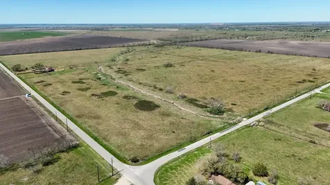 4439 Schultz Road Damon TX 77430
