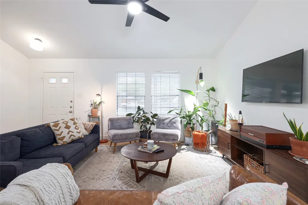 8812 United Kingdom Drive Austin TX 78748