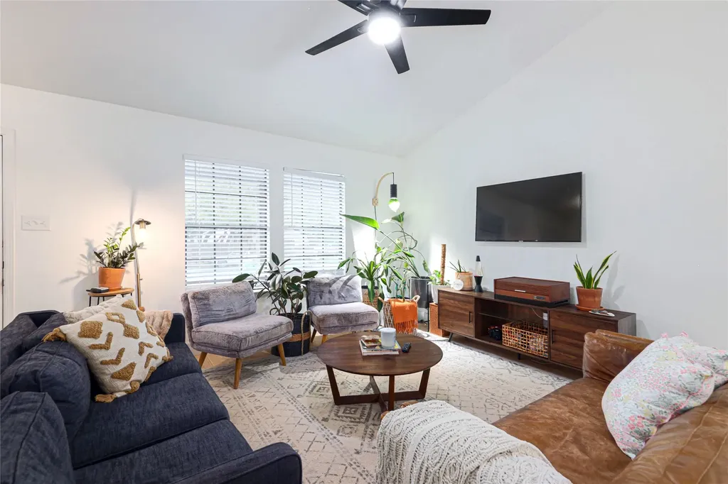 8812 United Kingdom Drive Austin TX 78748