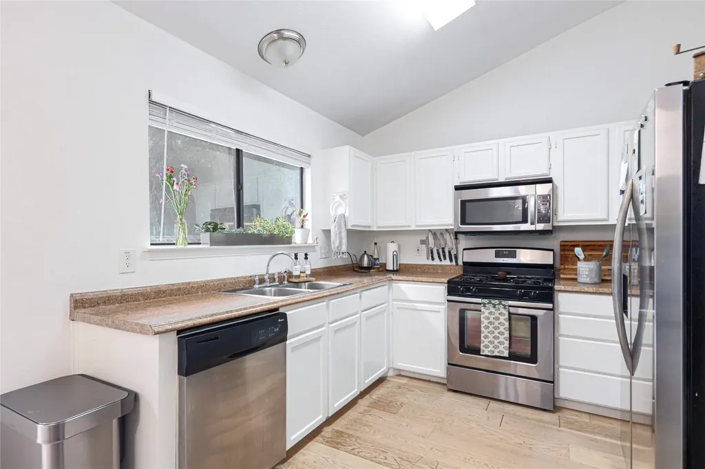 8812 United Kingdom Drive Austin TX 78748