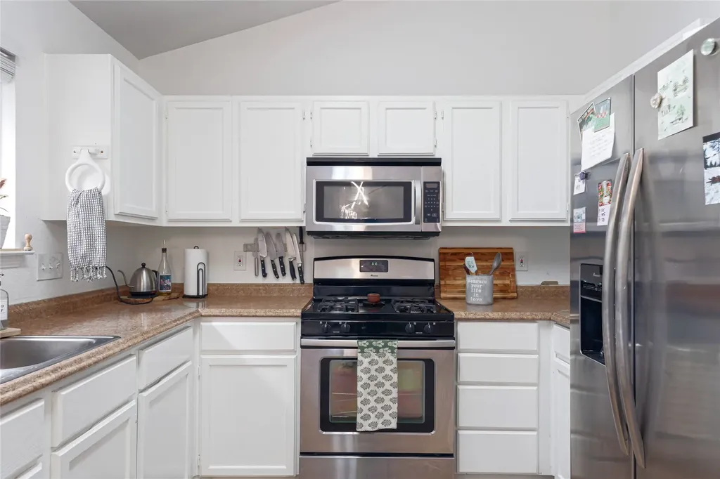 8812 United Kingdom Drive Austin TX 78748