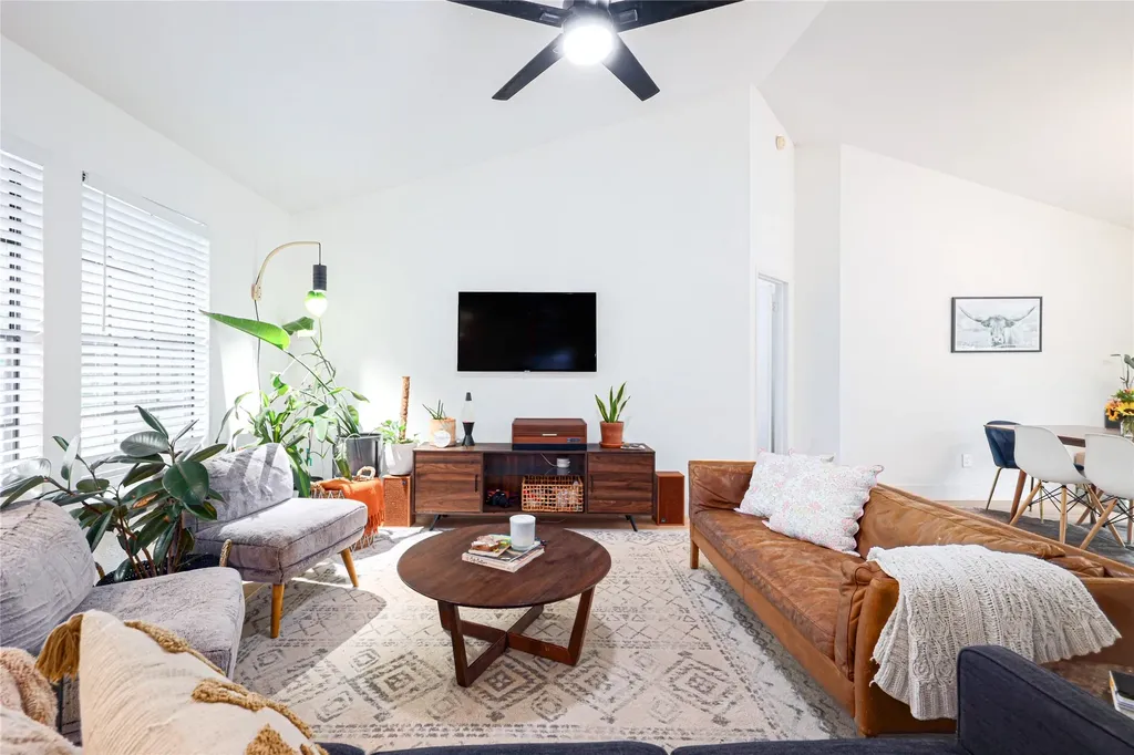 8812 United Kingdom Drive Austin TX 78748