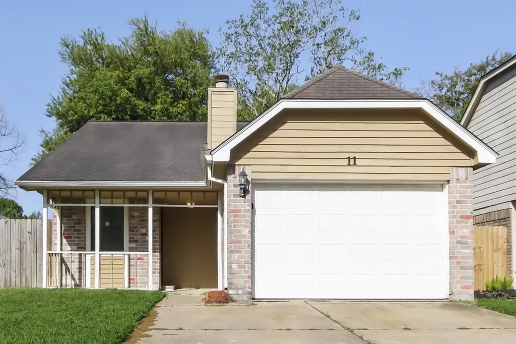 11 Crestbriar Court Baytown TX 77521