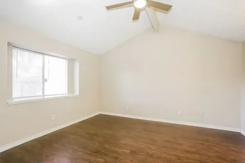 11 Crestbriar Court Baytown TX 77521