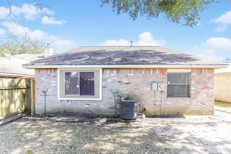 11 Crestbriar Court Baytown TX 77521