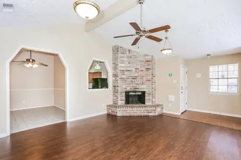 11 Crestbriar Court Baytown TX 77521