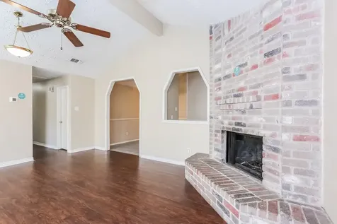11 Crestbriar Court Baytown TX 77521