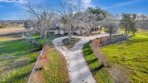 10957 N Us Highway 77 Schulenburg TX 78956