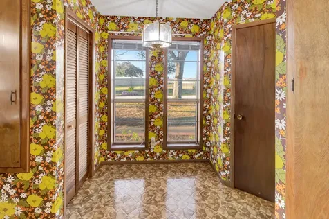 10957 N Us Highway 77 Schulenburg TX 78956