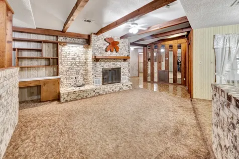 10957 N Us Highway 77 Schulenburg TX 78956