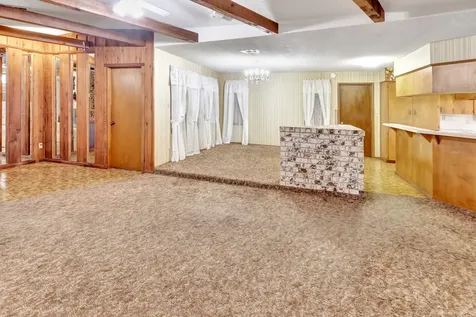 10957 N Us Highway 77 Schulenburg TX 78956