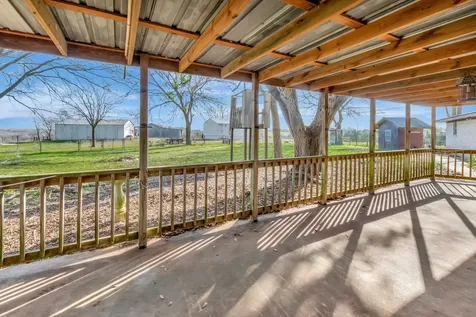 10957 N Us Highway 77 Schulenburg TX 78956